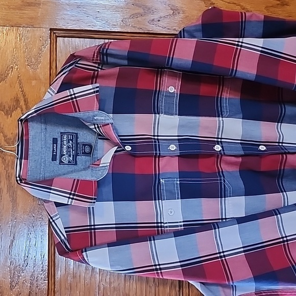 American Rags men's‎ button-up - Picture 2 of 5